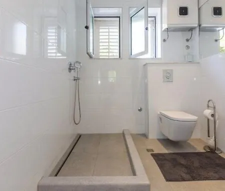 Dada-apartman Mirta شقة ماكارسكا