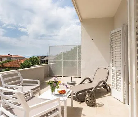 Dada-apartman Mirta Apartamento *
